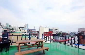 원 홍대 호스텔